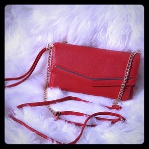 🎉⭐HOST PICK⭐🎉 Candy apple red & gold details crossbody/ clutch